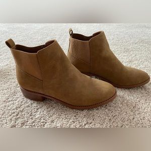 ALDO Chelsea Boots
